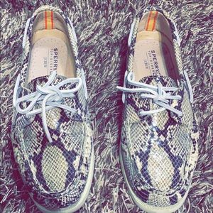 Sperry shoes size 10